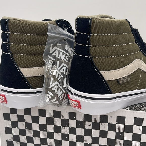 Vans Men’s Skate Sk8-Hi Black/Olive
VN0A5FCCBKO Sneakers - Picture 12 of 16